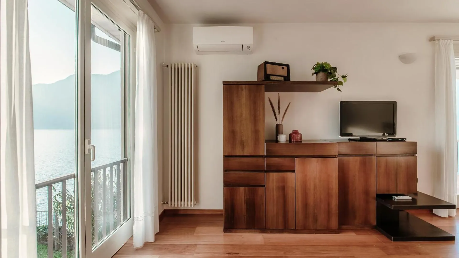 Casa Cotima By Quokka 360 - Lakefront Terrace Campione dʼItalia イタリア